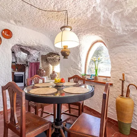 Cuevas La Solana Honorata *