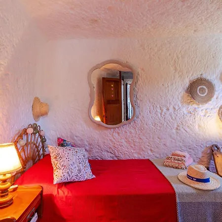 Cuevas La Solana Honorata